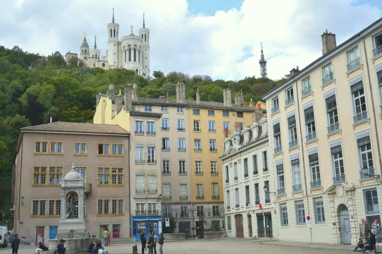 Cosy Apartment Ideally Located In The Old Town 里昂